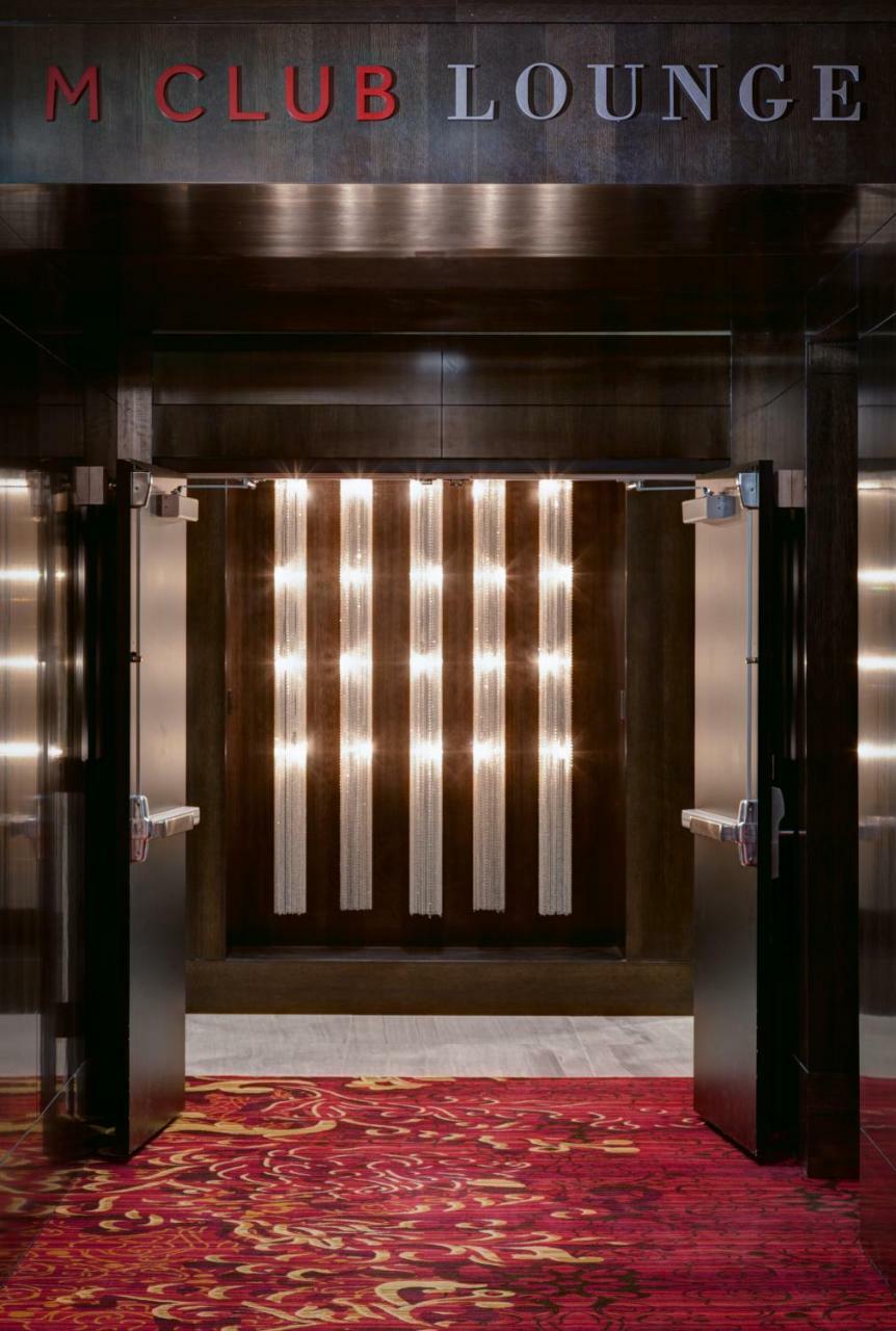 Отель New York Marriott East Side Экстерьер фото